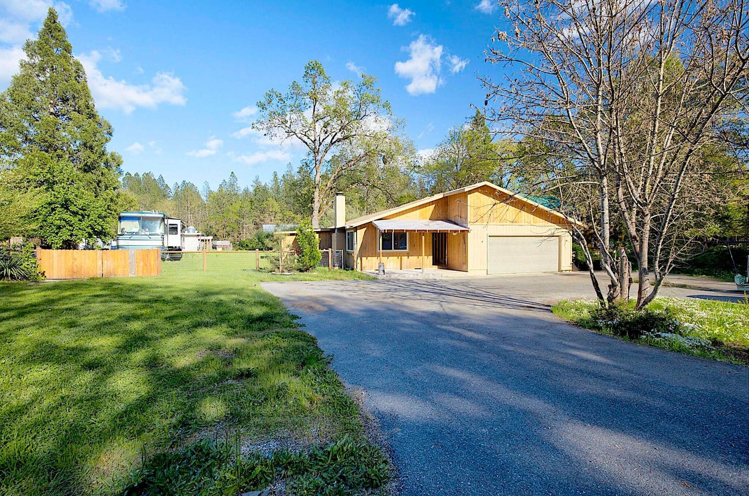 Photo of 273 Genverna Glen 3 of 32