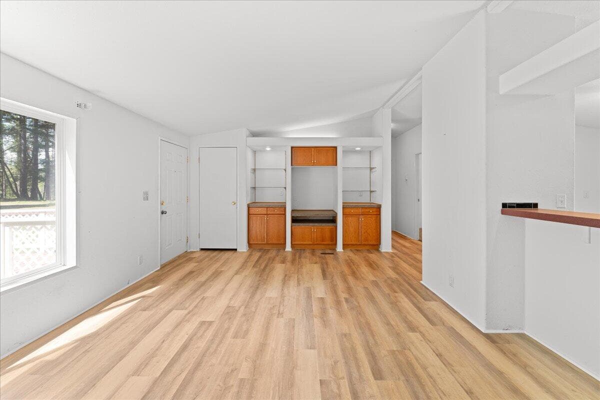 Photo of 1360 Sunny Glen 5 of 23