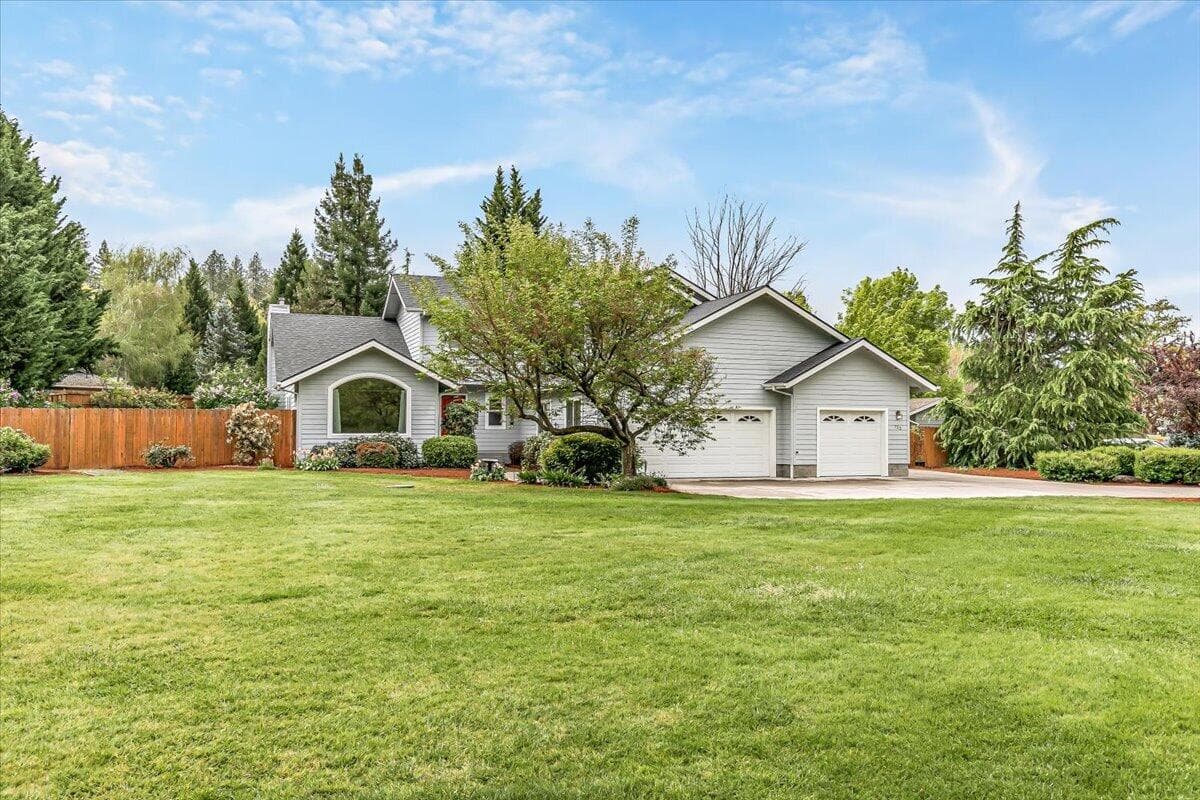 Photo of 133 Kingsgate 3 of 68