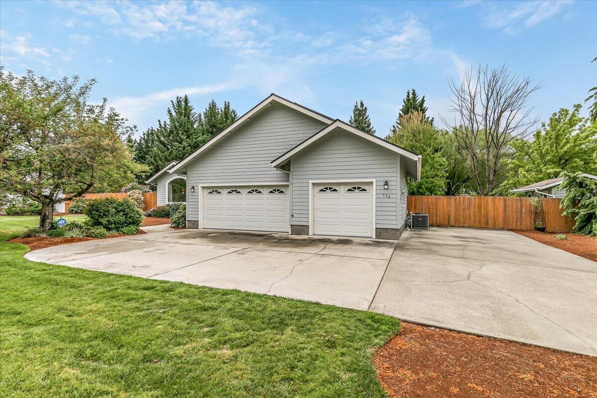 Photo of 133 Kingsgate 5 of 68