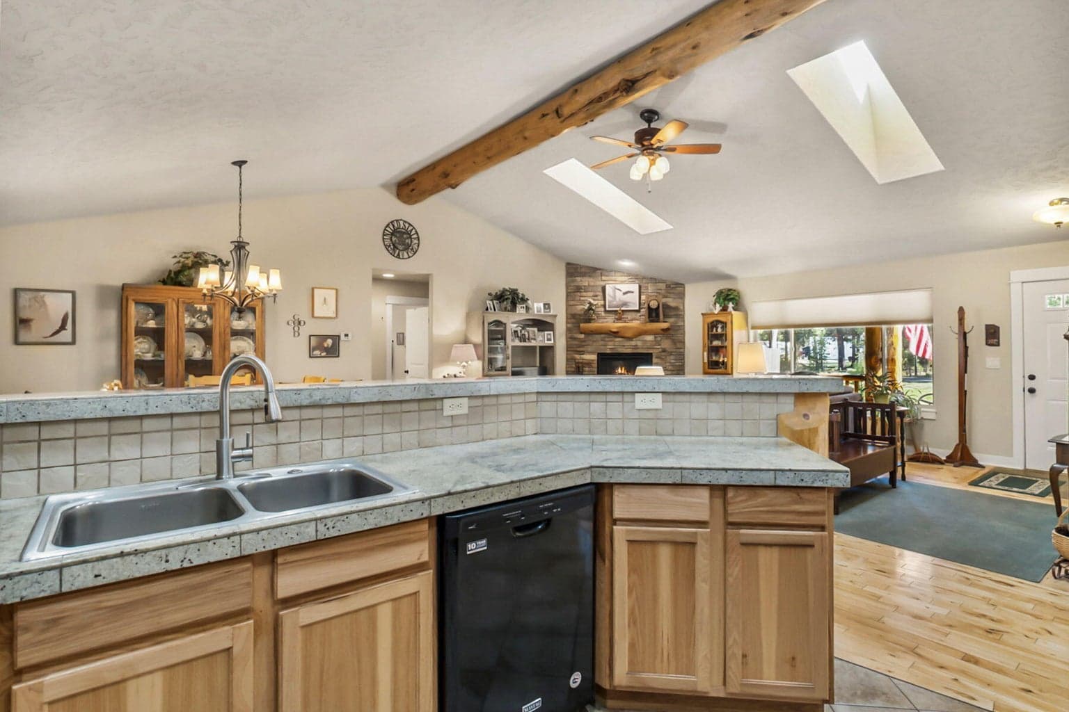 Photo of 17048 Norwalk Road 10 of 36