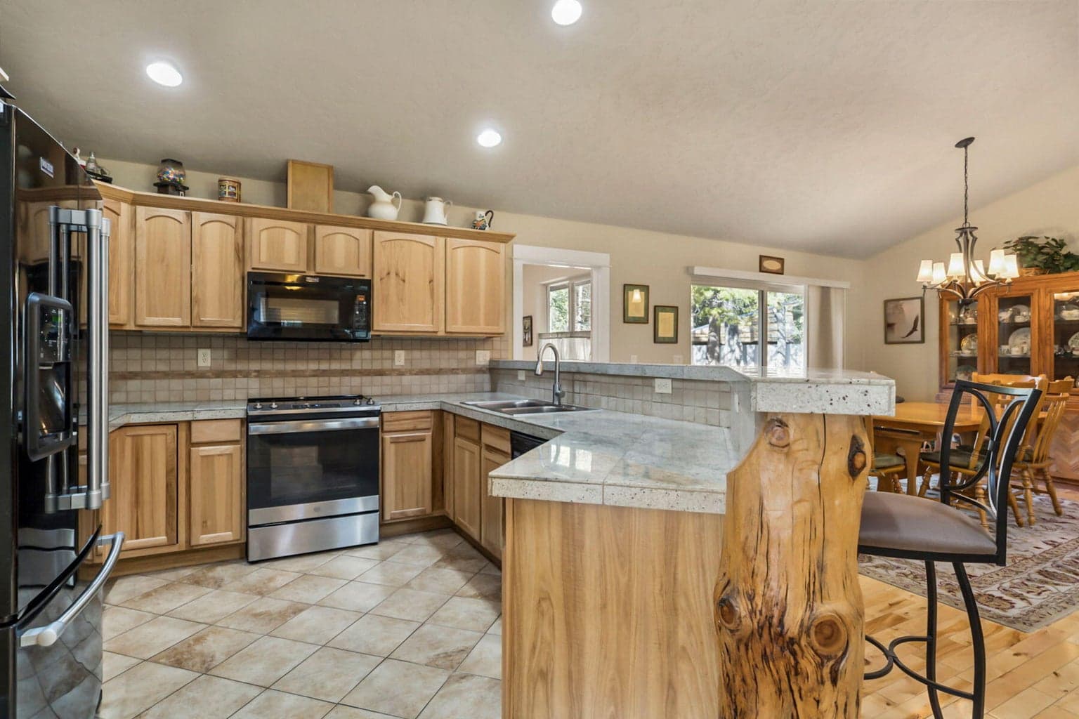 Photo of 17048 Norwalk Road 9 of 36