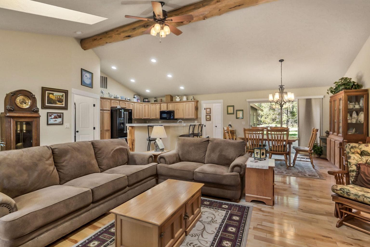 Photo of 17048 Norwalk Road 6 of 36