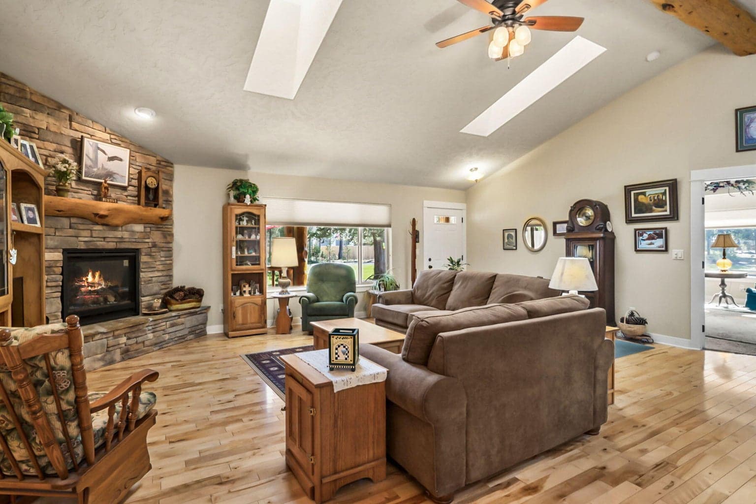 Photo of 17048 Norwalk 3 of 36