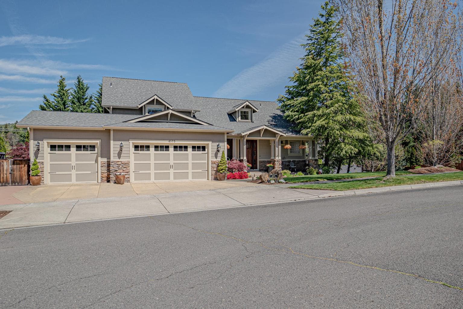 4575 Hathaway