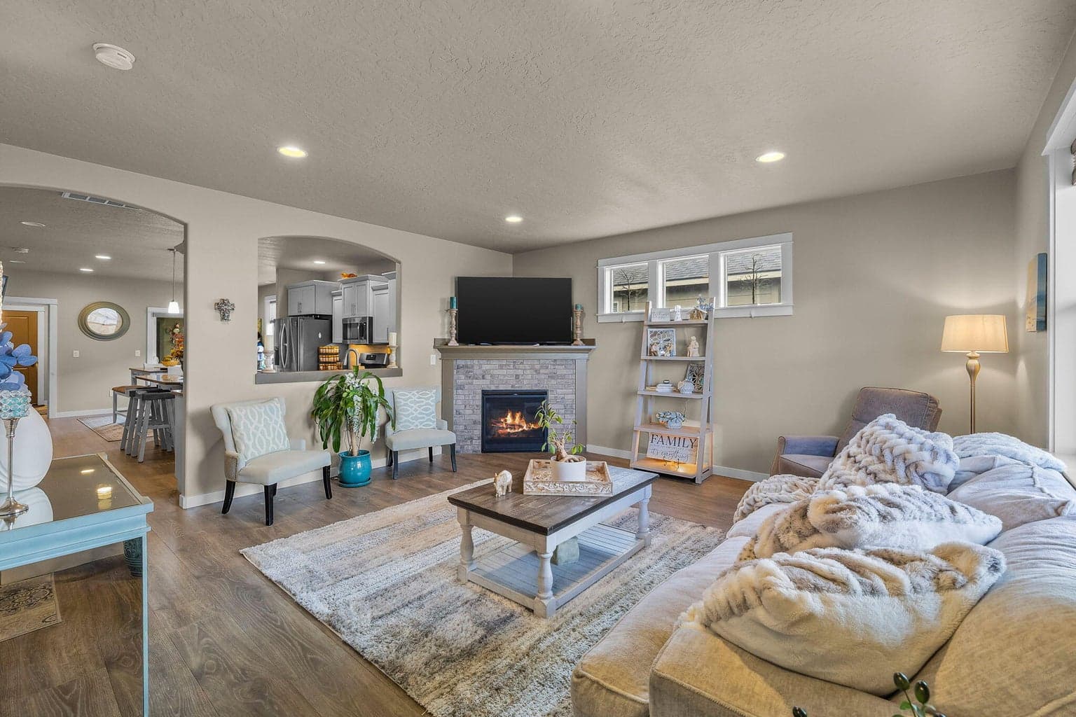 Photo of 3754 SW Metolius Avenue 6 of 29