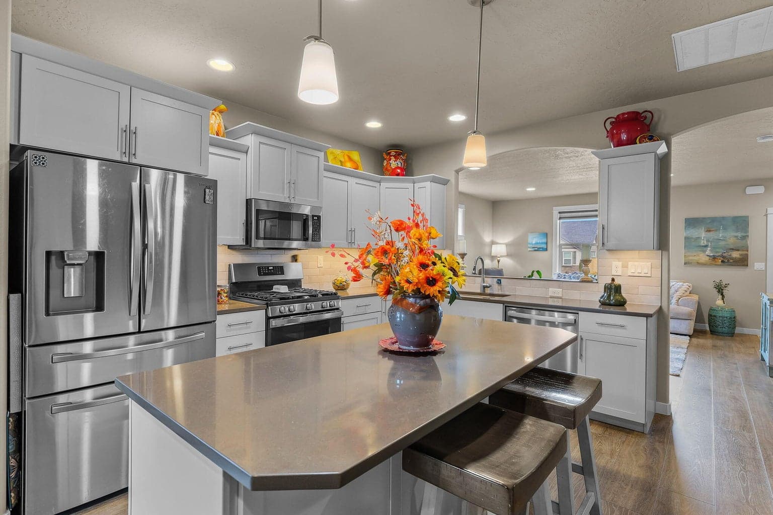 Photo of 3754 SW Metolius Avenue 12 of 29