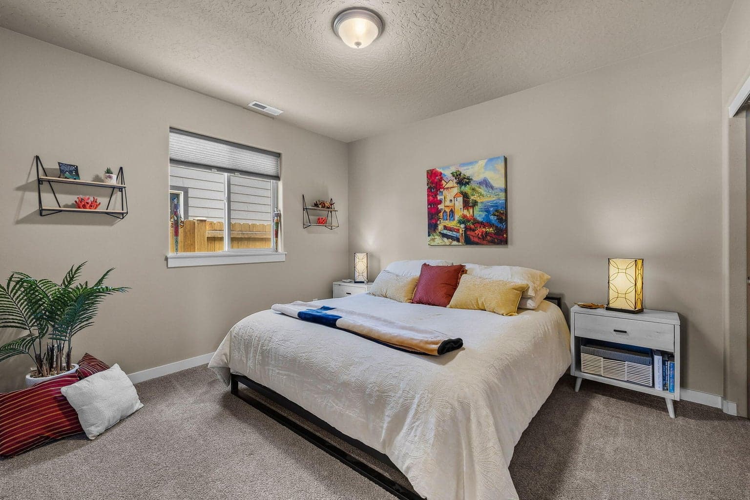 Photo of 3754 SW Metolius Avenue 21 of 29