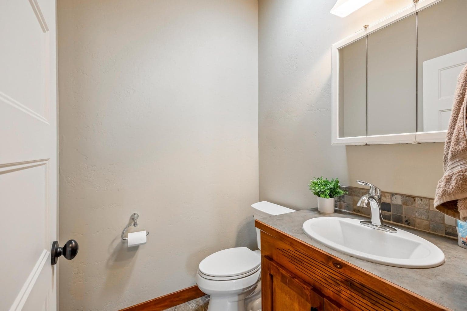 Photo of 1455 NE Hudspeth Road 21 of 40