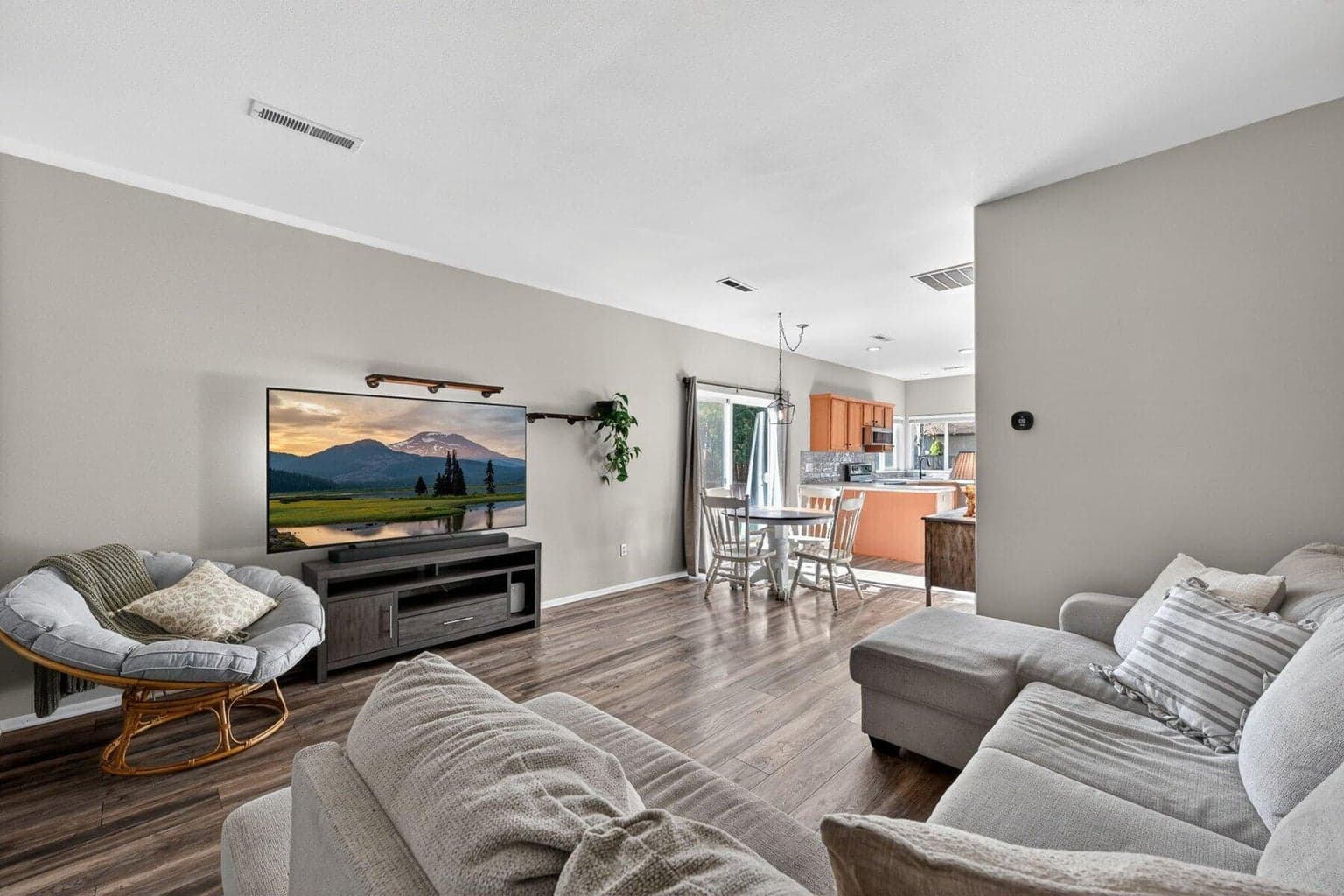 Photo of 2217 Cedar 4 of 43