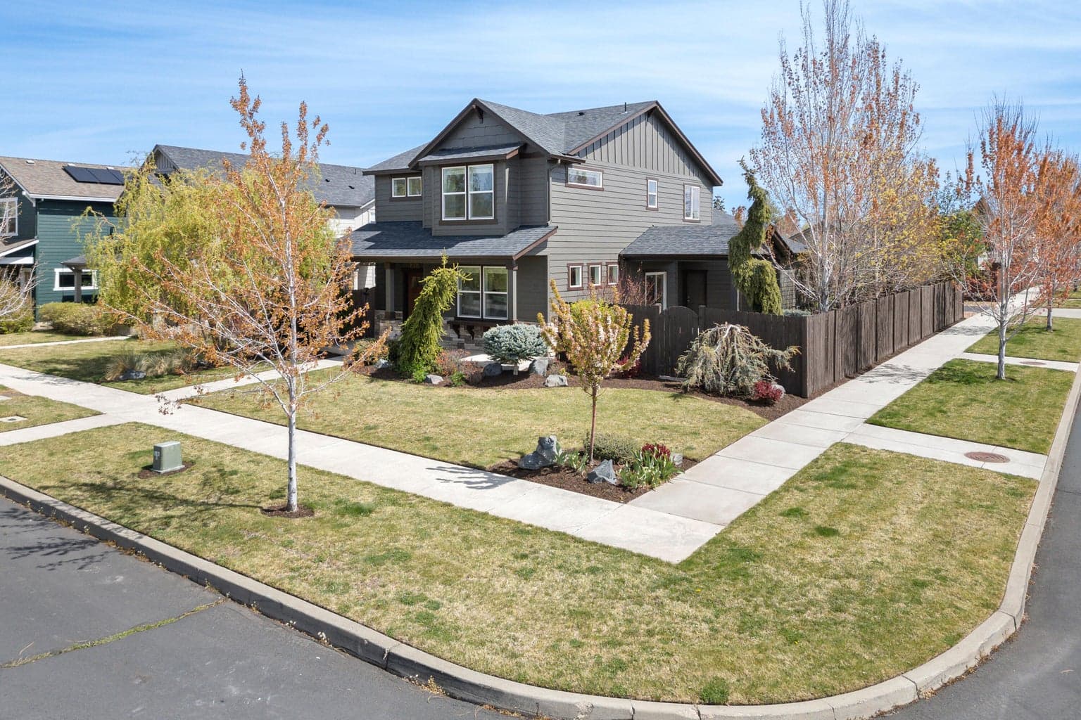 Photo of 63250 Newhall 2 of 47