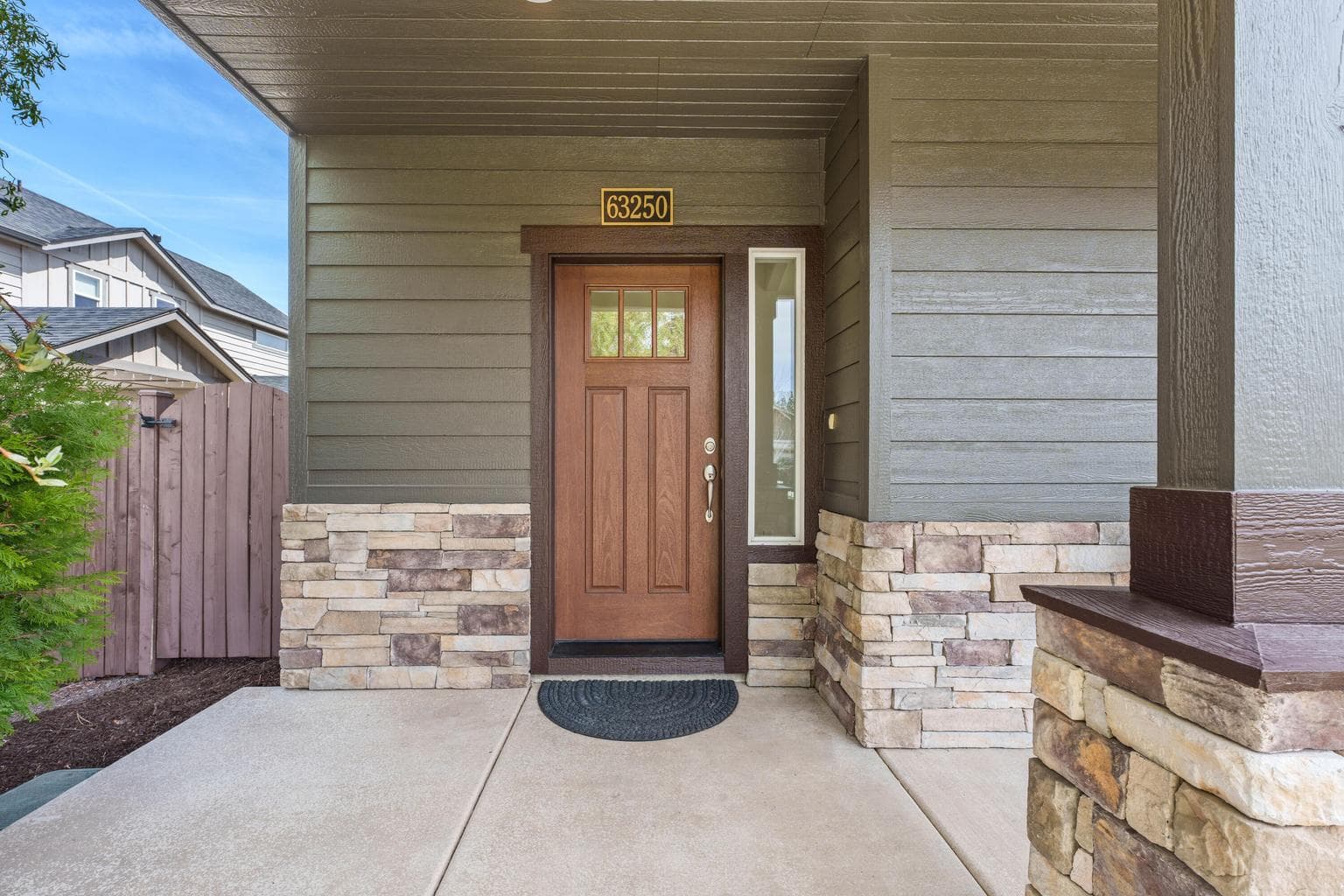 Photo of 63250 Newhall 5 of 47