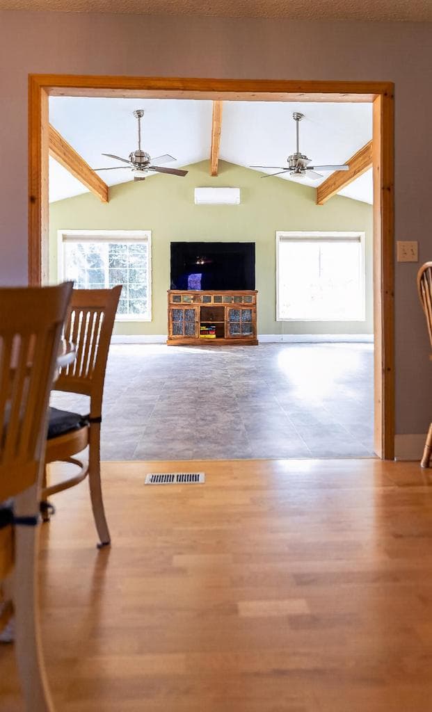 Photo of 3805 Mazama 5 of 28