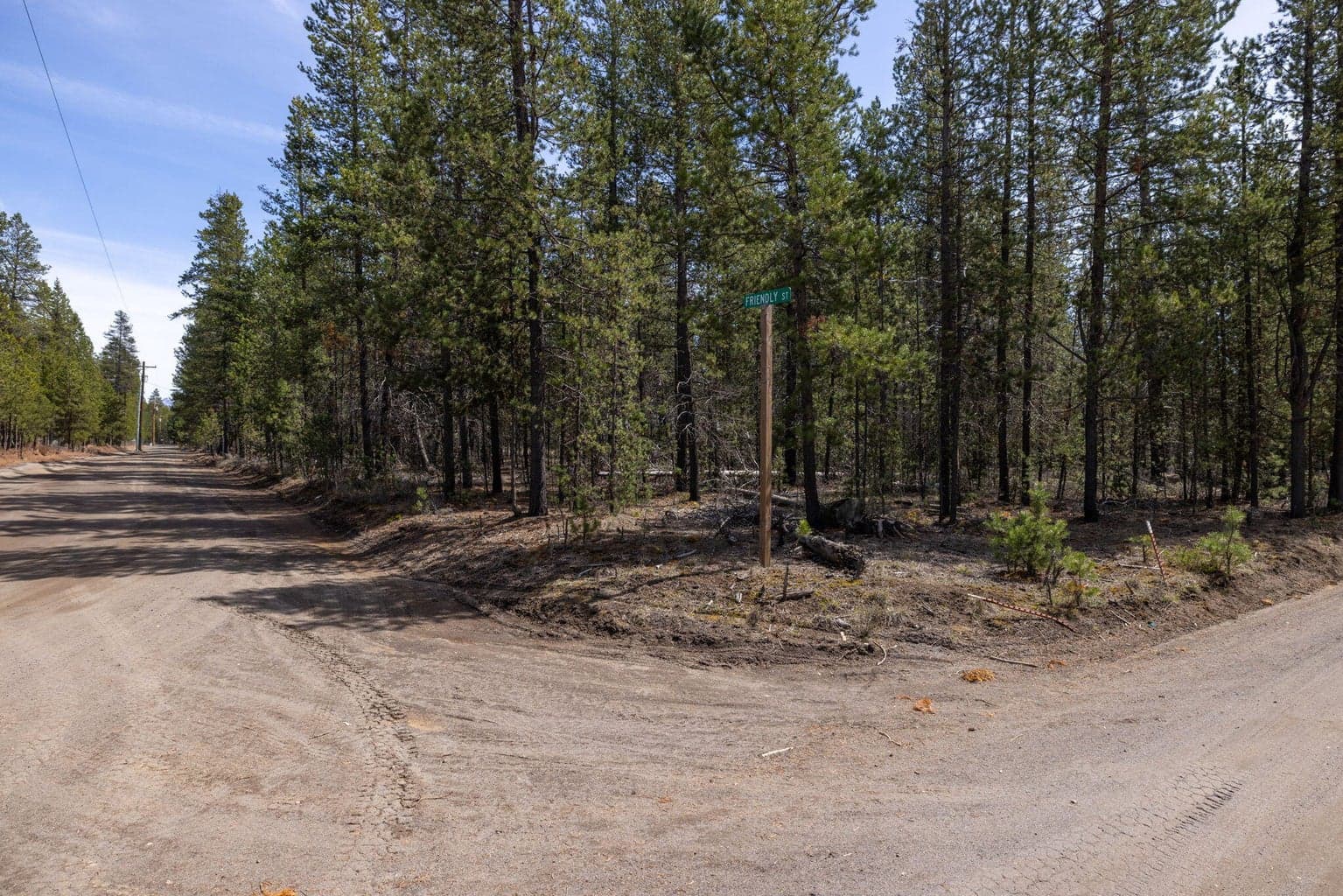Photo of 52240 Dustan 4 of 9