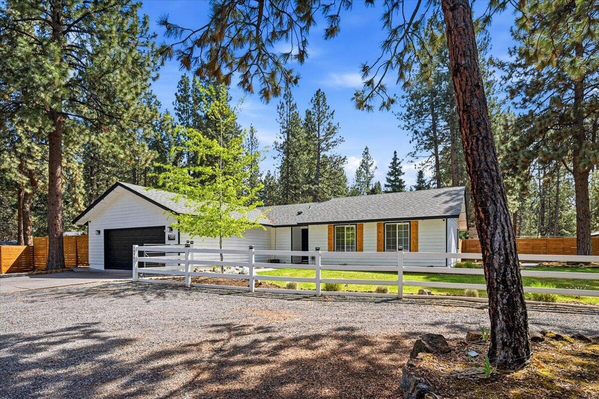 Photo of 18961 River Woods 2 of 64