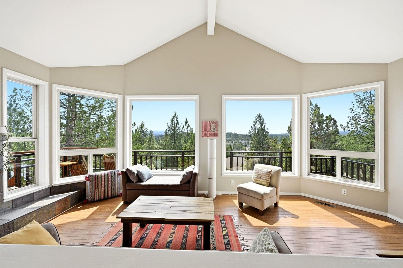 Photo of 2068 NW Cascade View Drive 8 of 79
