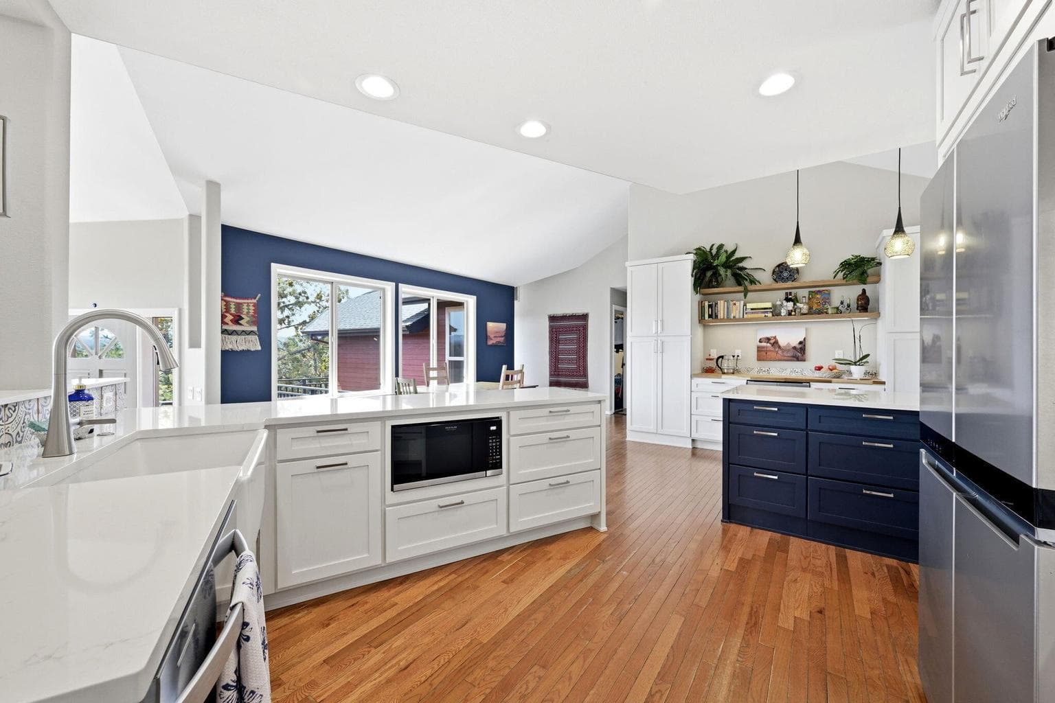 Photo of 2068 NW Cascade View Drive 13 of 79