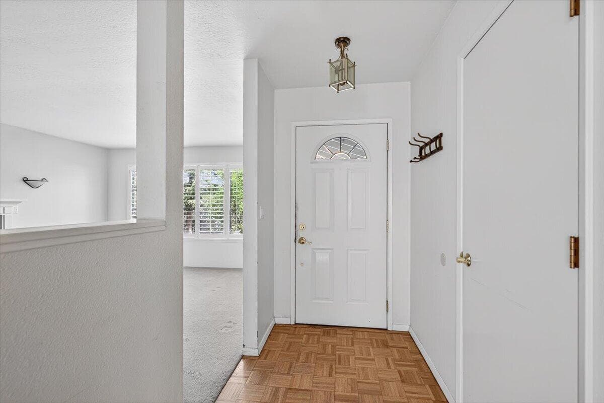 Photo of 435 Grandview 3 of 26