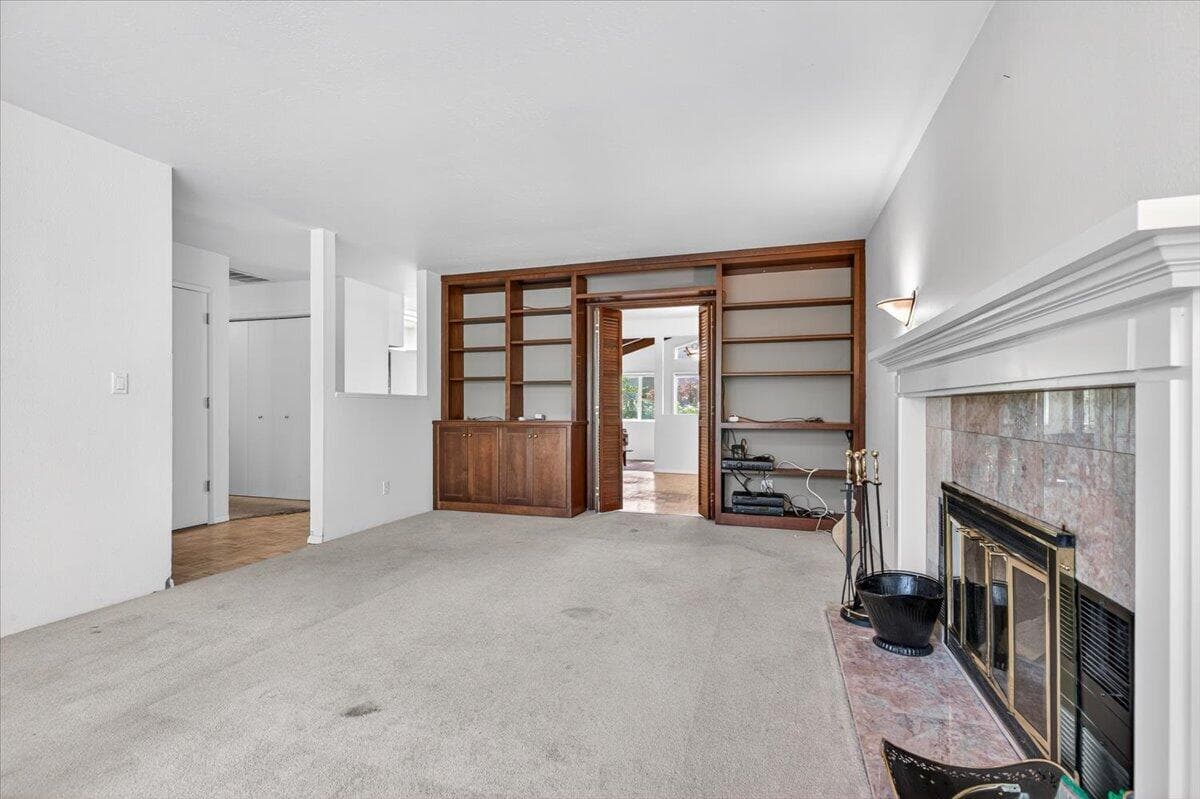 Photo of 435 Grandview 4 of 26