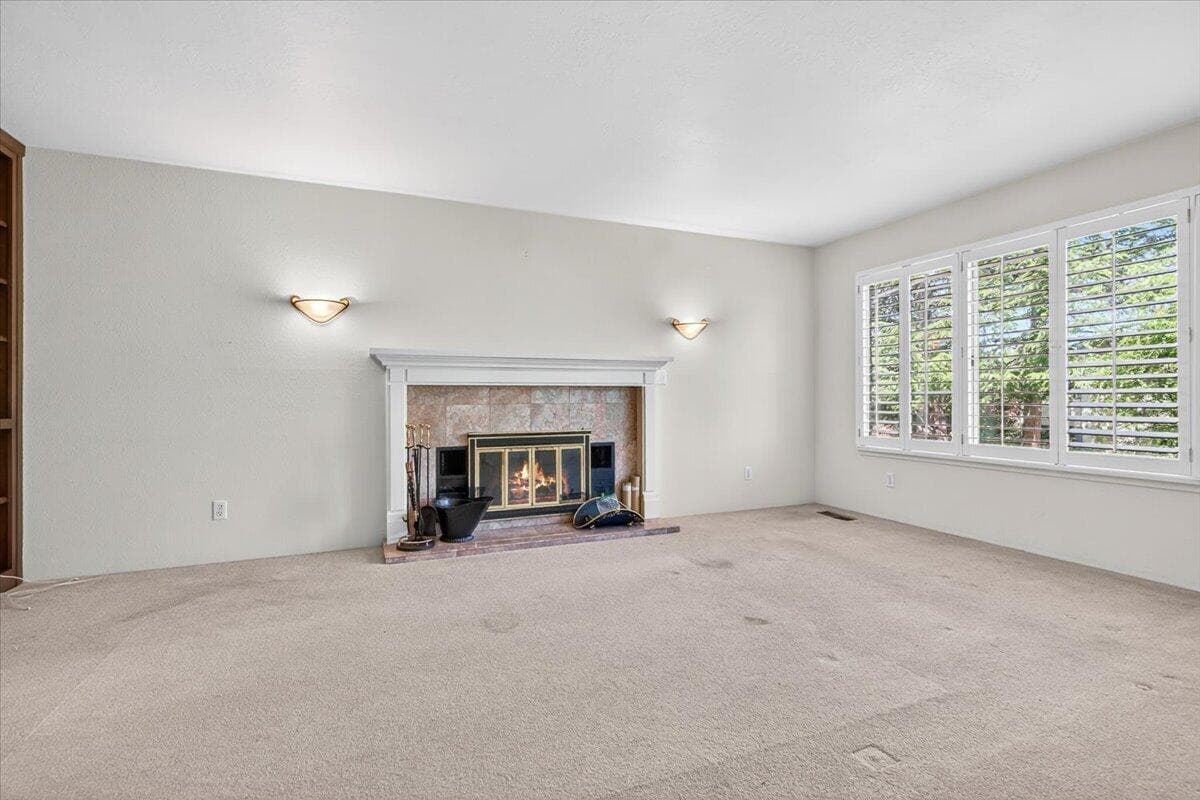 Photo of 435 Grandview 5 of 26