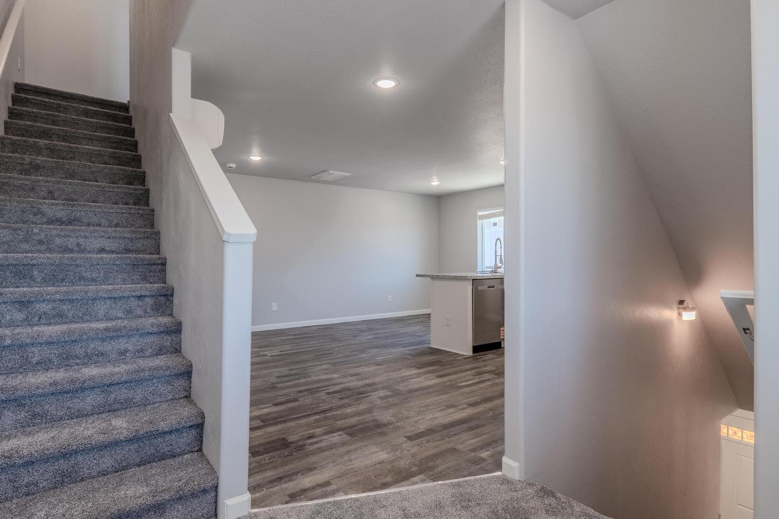 Photo of 7890 28th 3 of 14