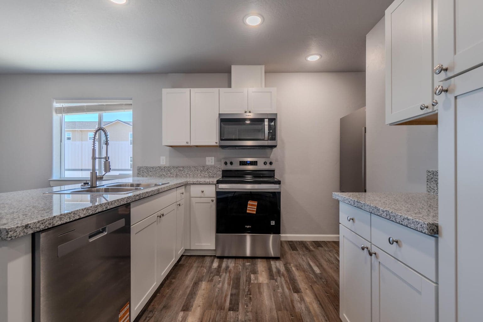 Photo of 7890 28th 4 of 14