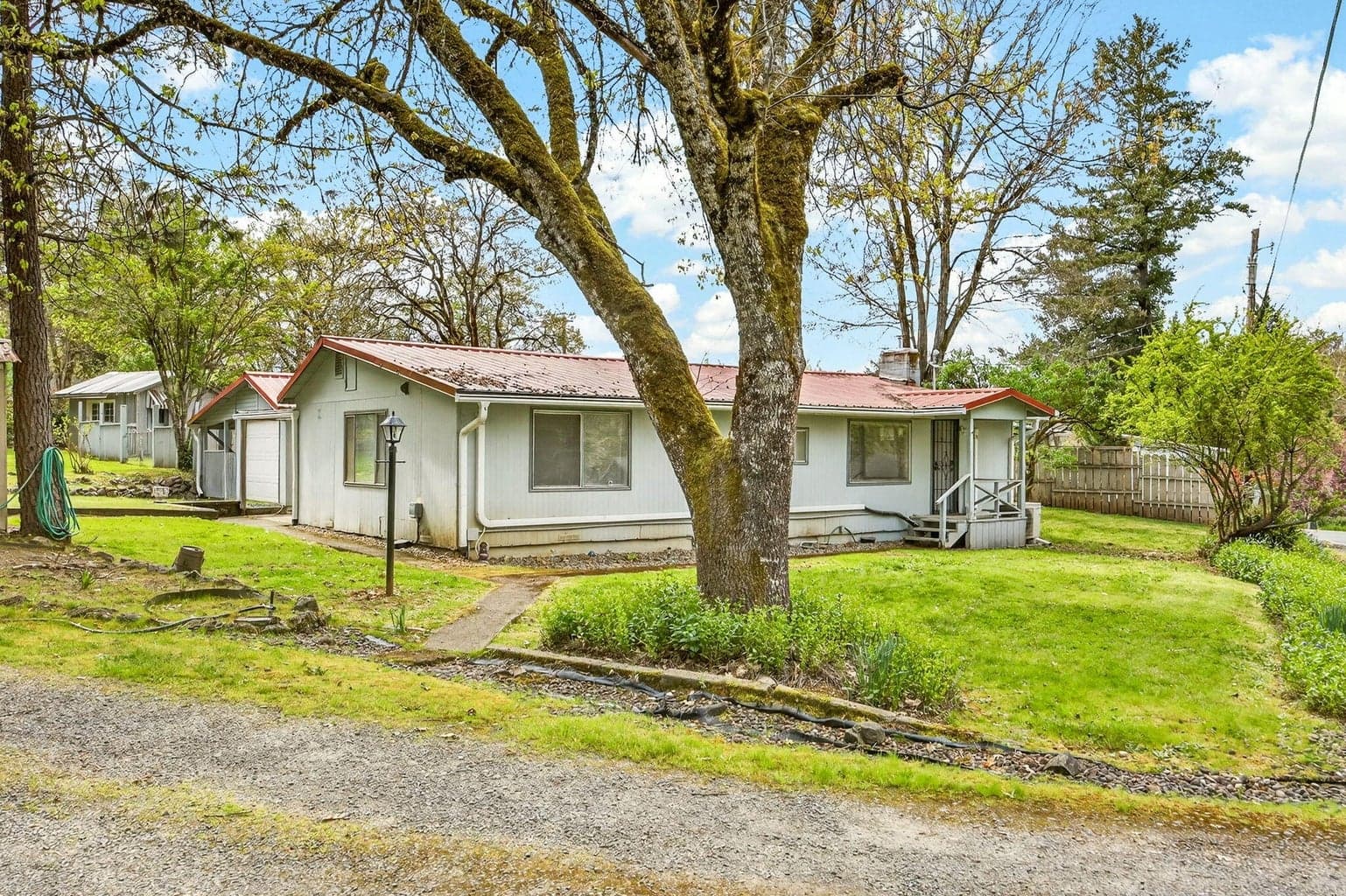 Photo of 135 Frankham 3 of 36
