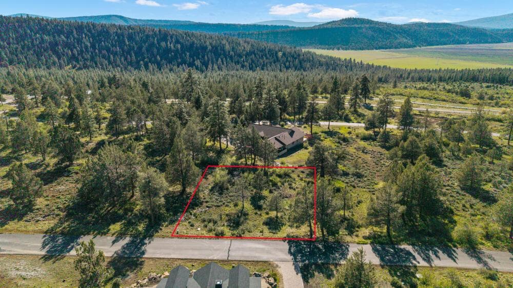 Photo of 856 Beattys Butte 3 of 10