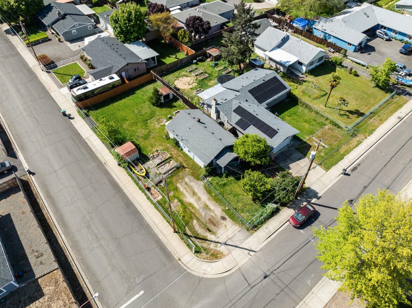 Photo of 2651 Howard 3 of 11