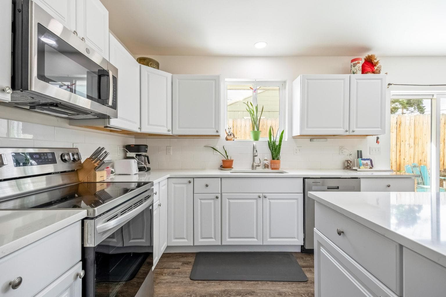 Photo of 745 SW Madison Street 9 of 25