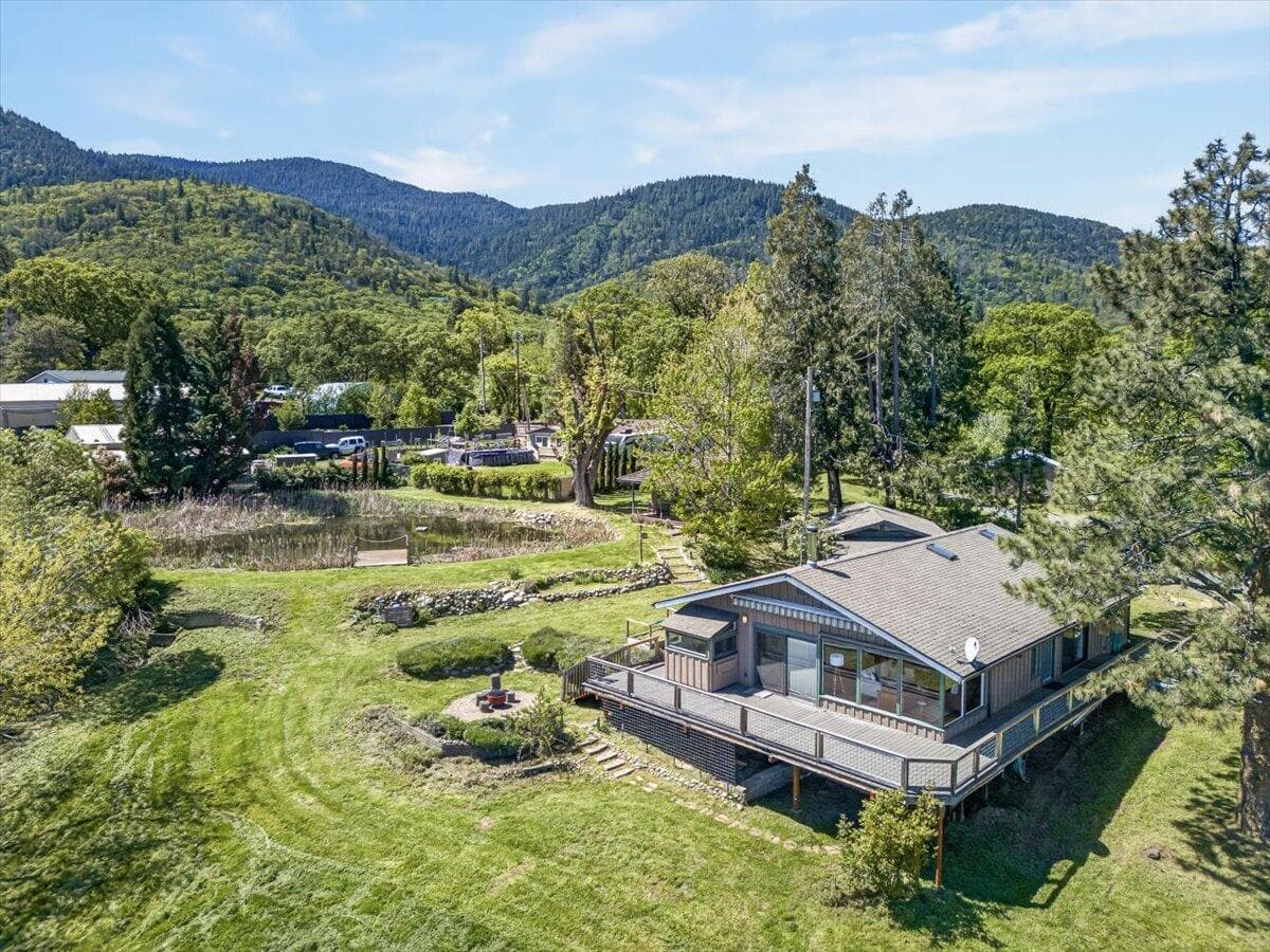 Photo of 750 Neil Creek 1 of 64