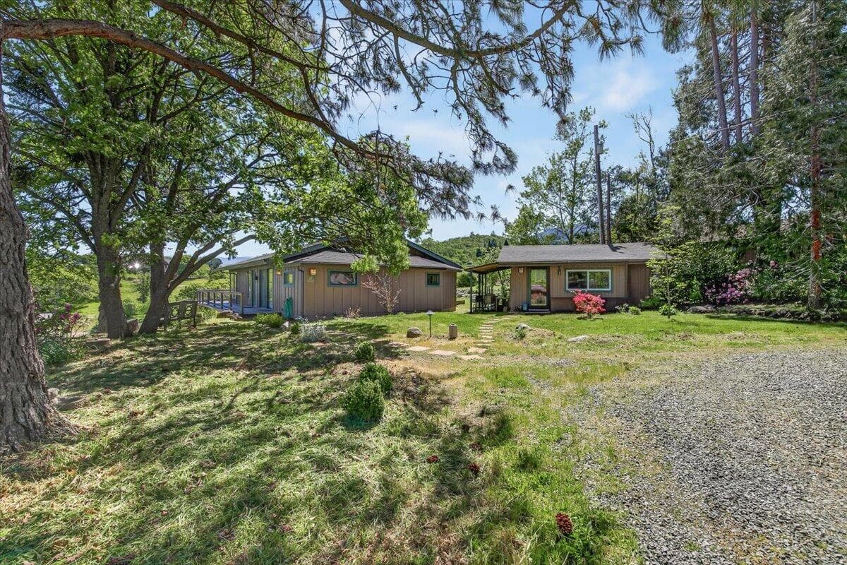 Photo of 750 Neil Creek 5 of 64