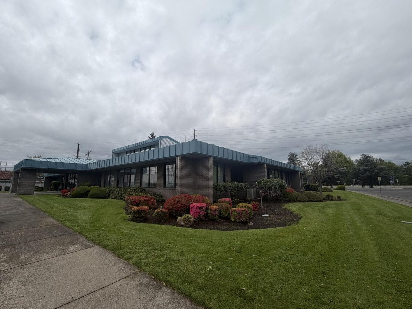 Photo of 680 Biddle 2 of 2