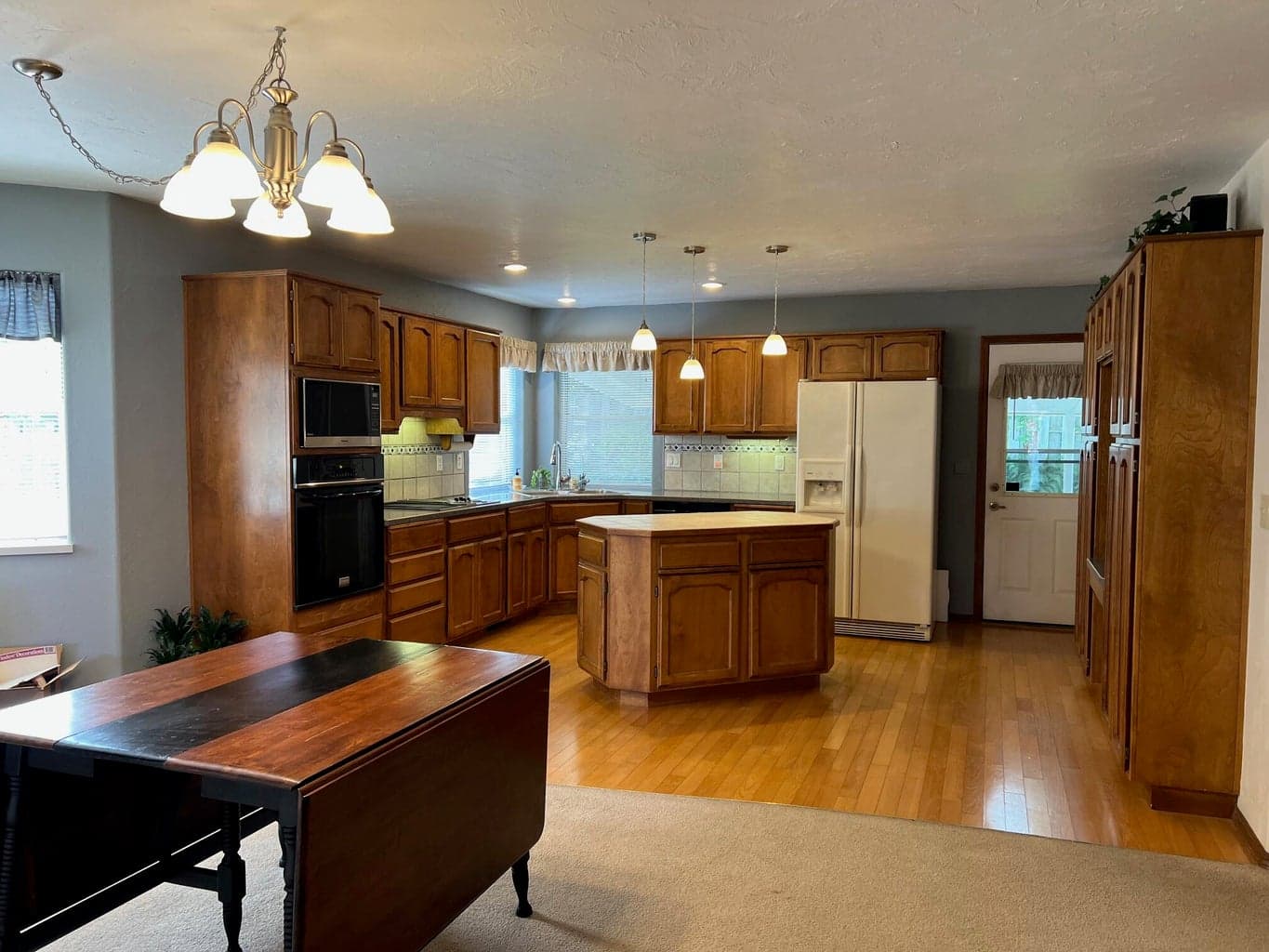 Photo of 1049 Jeramy 4 of 27