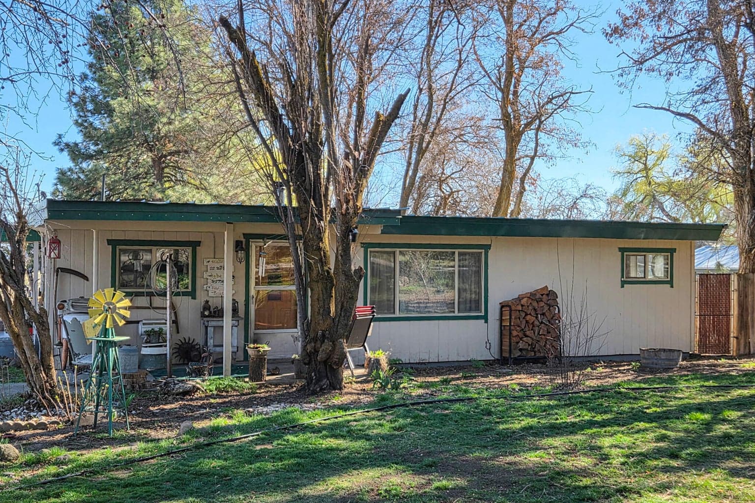 Photo of 10852 Oregon 66 4 of 28