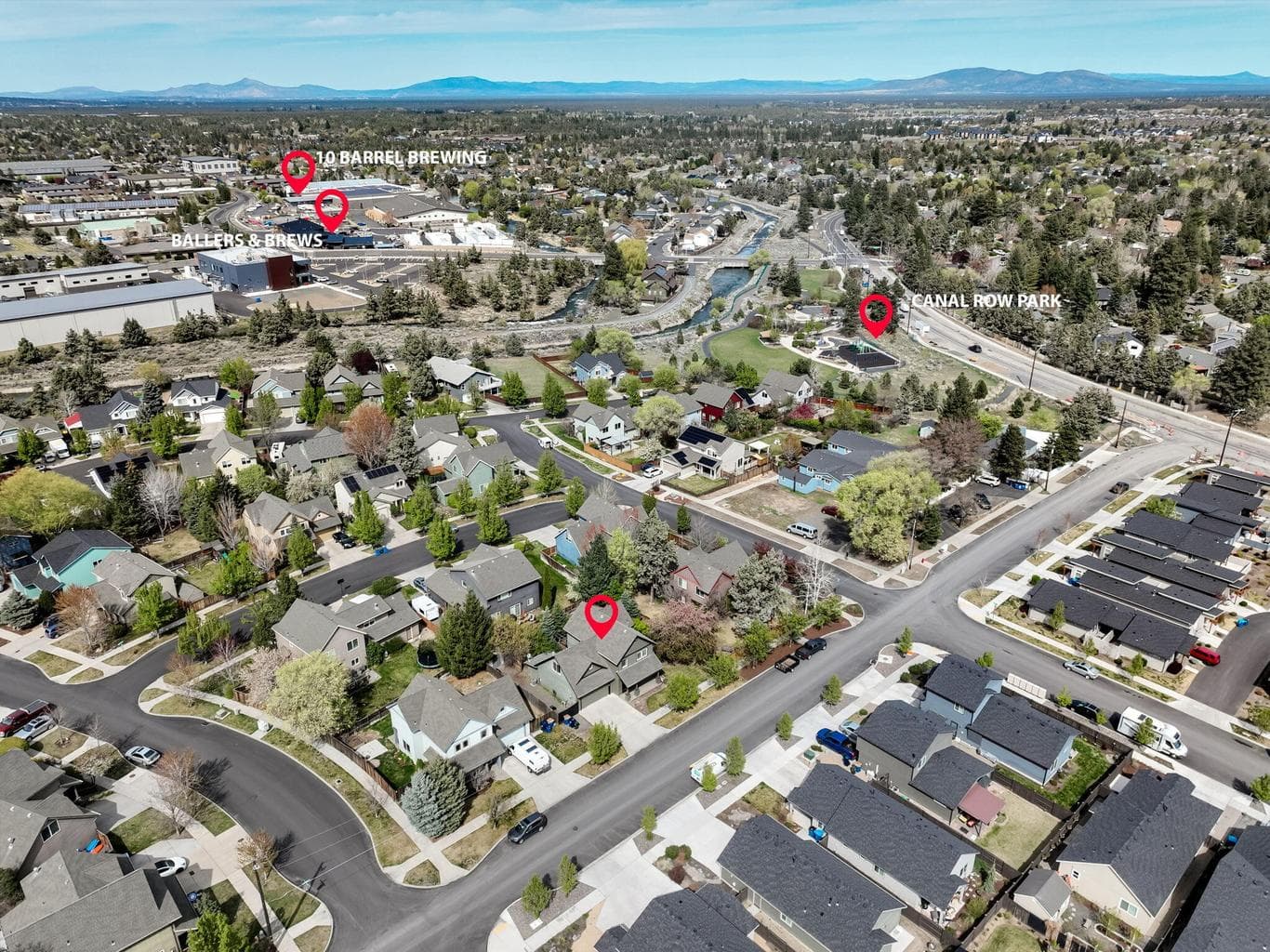 Close to park and restaurants