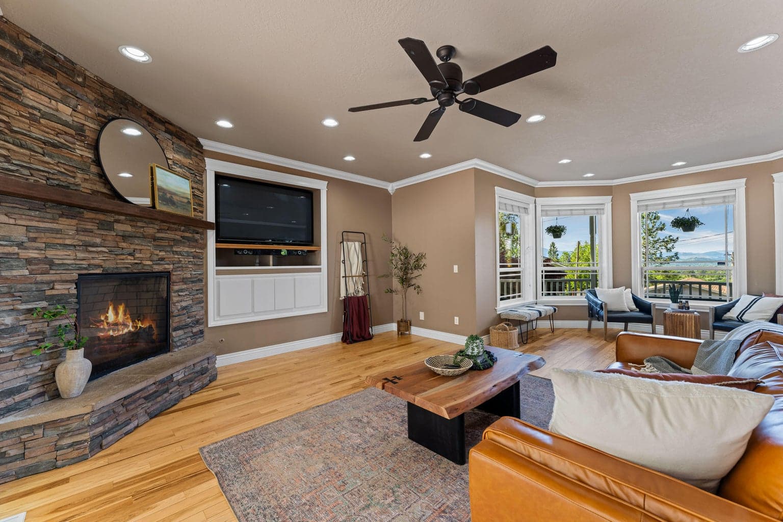 Photo of 1679 Terrace 4 of 39