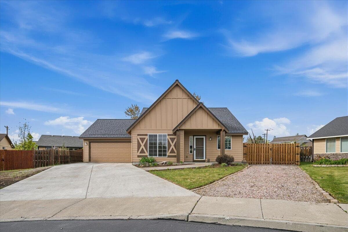 2232 Newberry, Redmond, 97756