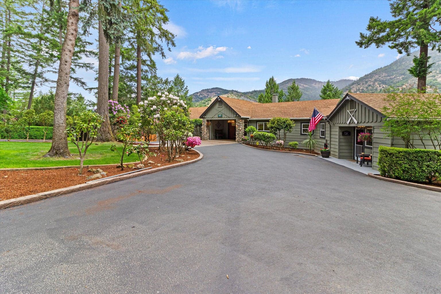 Photo of 4990 Rogue River 3 of 65