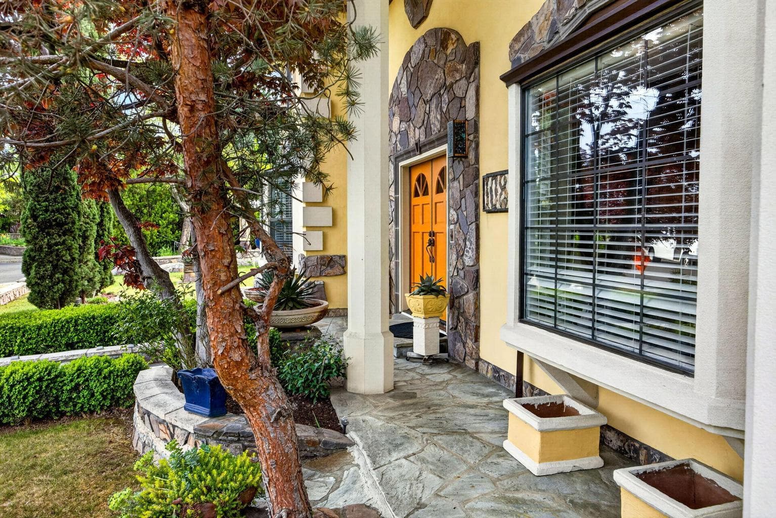 Photo of 1082 La Loma 5 of 48