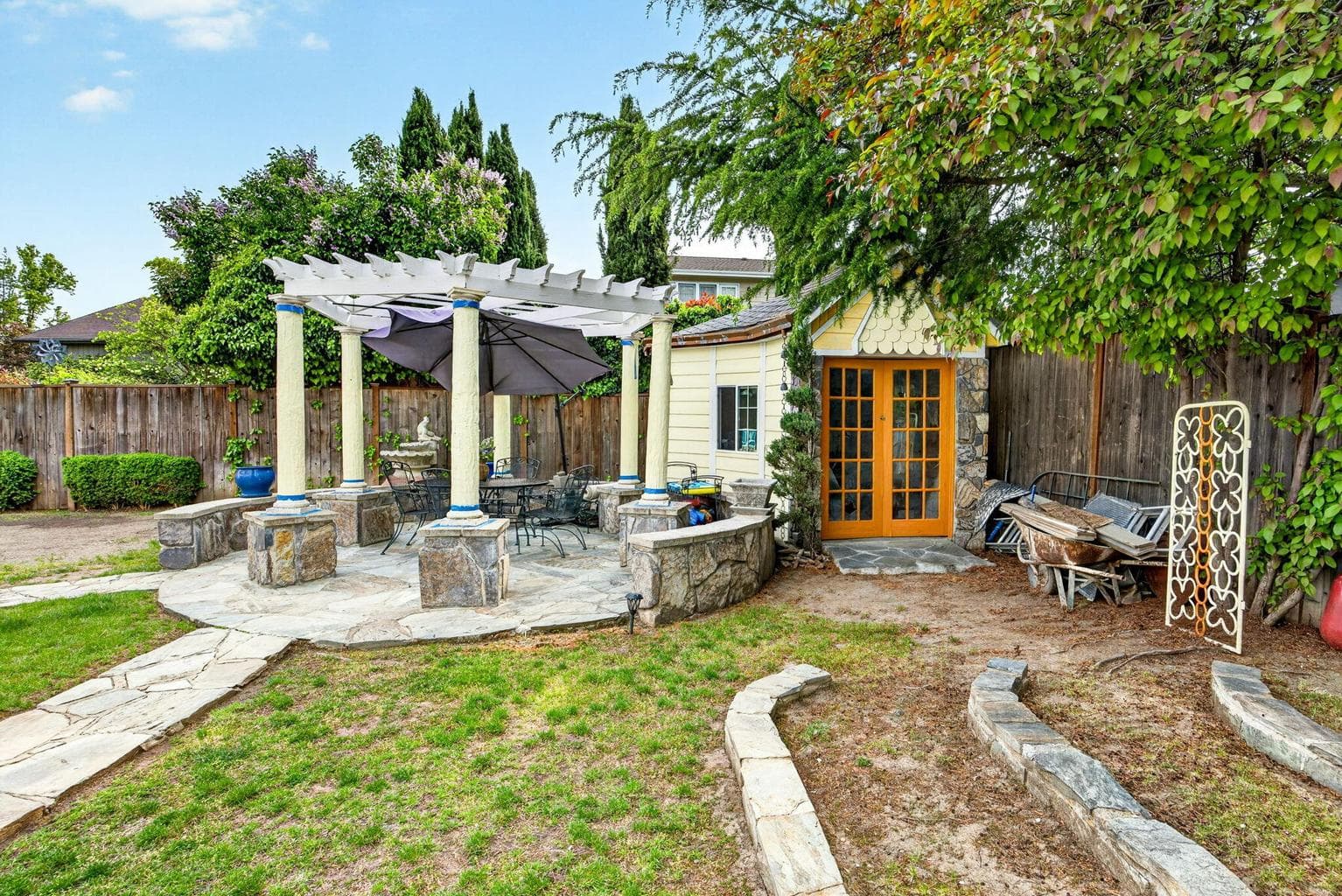 Photo of 1082 La Loma 3 of 48