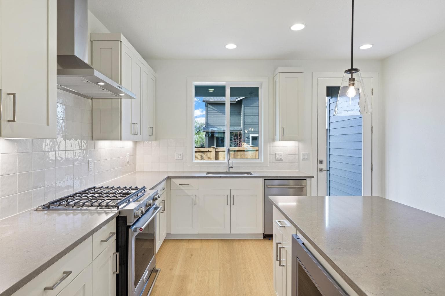 Photo of 21158 NE Beall Drive 12 of 32