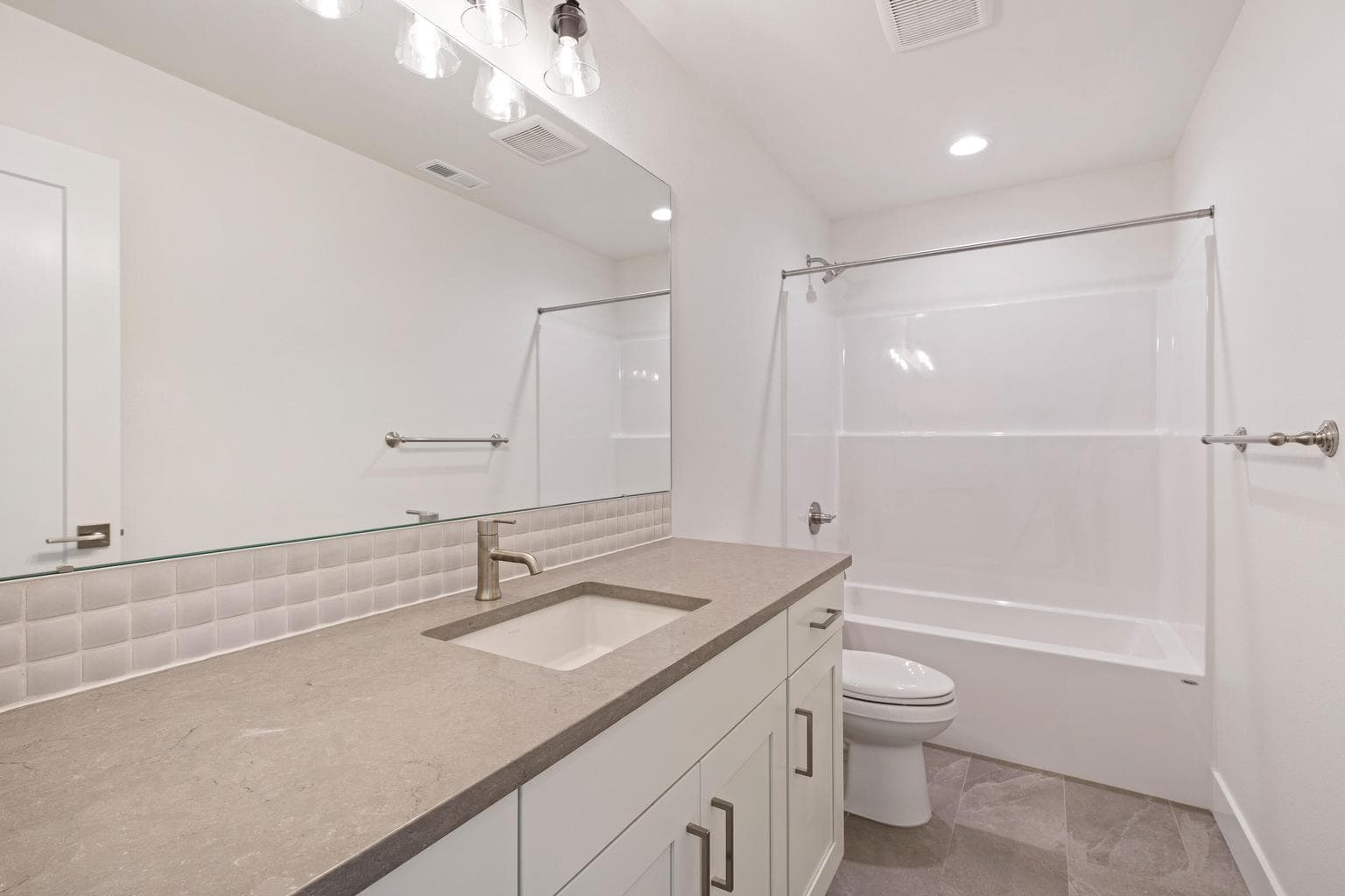 Photo of 21158 NE Beall Drive 26 of 32