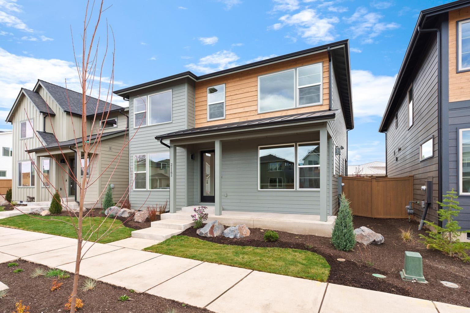 Photo of 21161 Beall 2 of 35