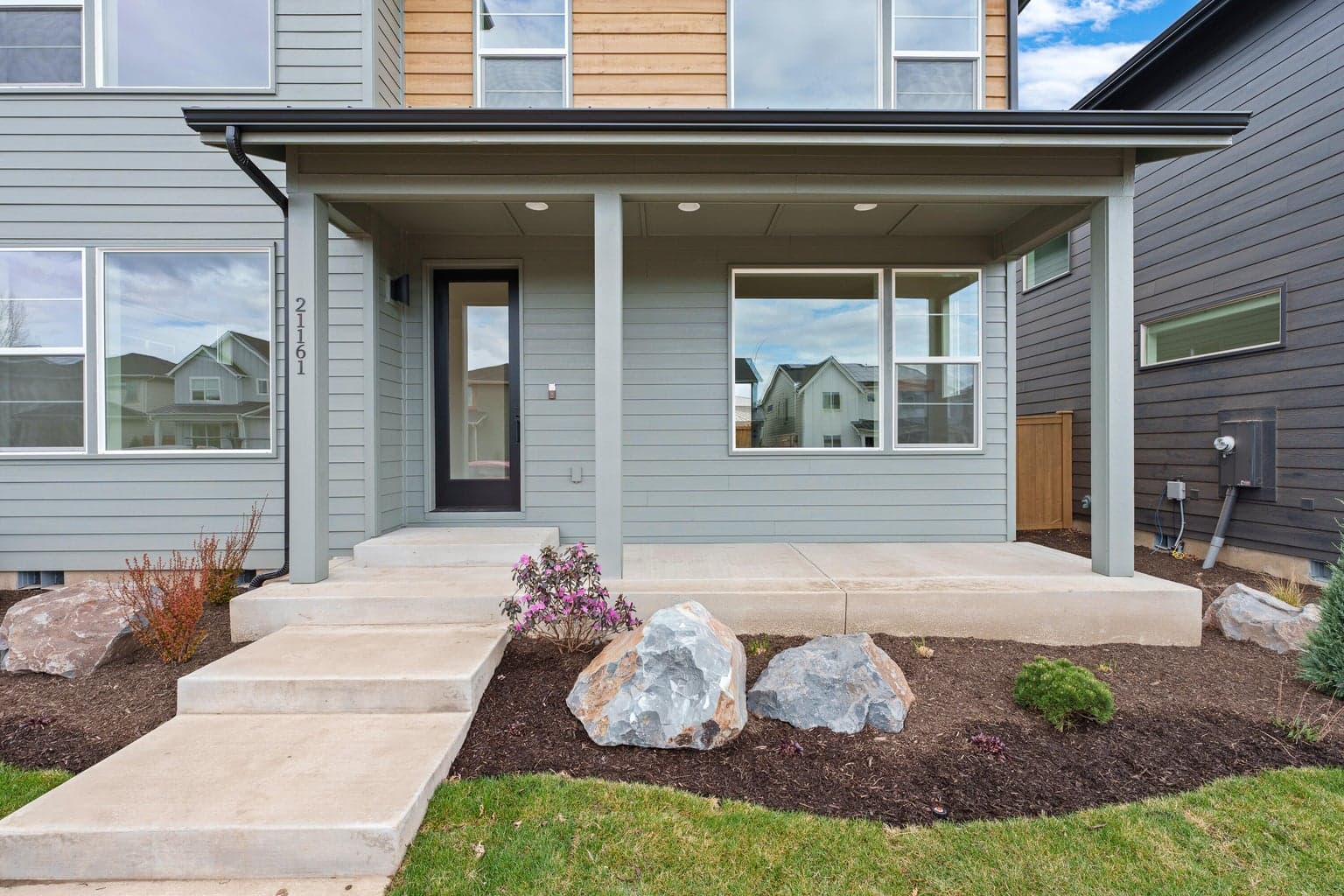 Photo of 21161 Beall 3 of 35