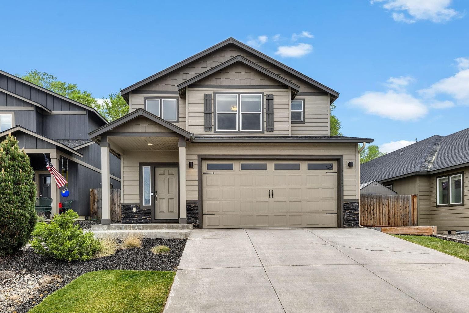 Photo of 21267 Thornhill 2 of 42