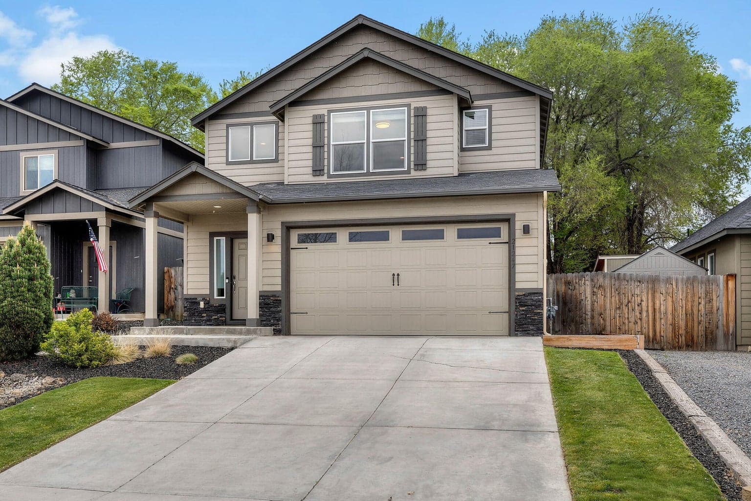 Photo of 21267 Thornhill 3 of 42