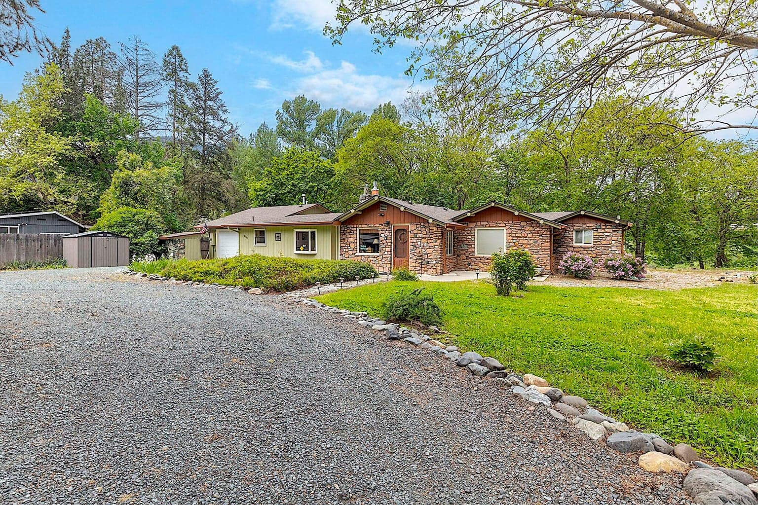 Photo of 8720 Rogue River 2 of 51