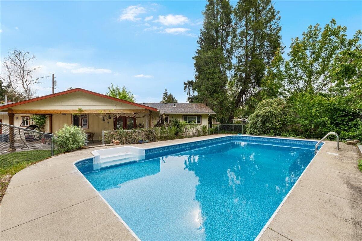 Photo of 3307 Freeland 2 of 33