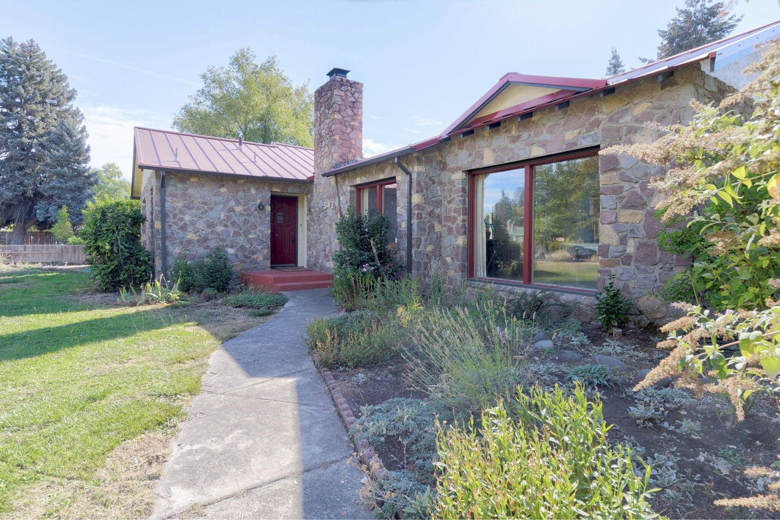 Photo of 547 Oakdale 1 of 56